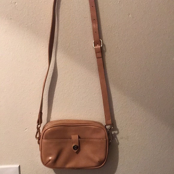 DOTERRA CROSSBODY ESSENTIAL OIL STORAGE - Picture 3 of 6